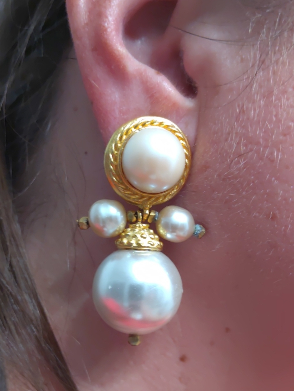 Deanna Hamro Vintage Faux Pearl Chunky Clip On Earrings - Picture 8 of 8
